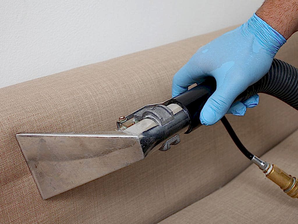 Koltuk-Yikamada-Neden-Vakumlu-Yikamayı-Tercih-Etmeliyim